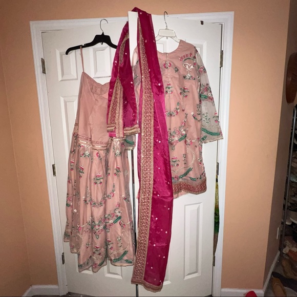 Ali Xeeshan GULAB PAASH - Picture 7 of 12